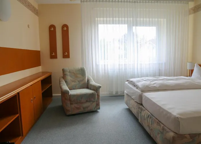 Hotel Stadt Muehlhausen Отель